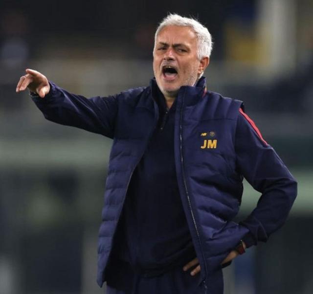 爱游戏官方网站-穆里尼奥：总是很满意扎尼奥洛 现在对德比没兴趣